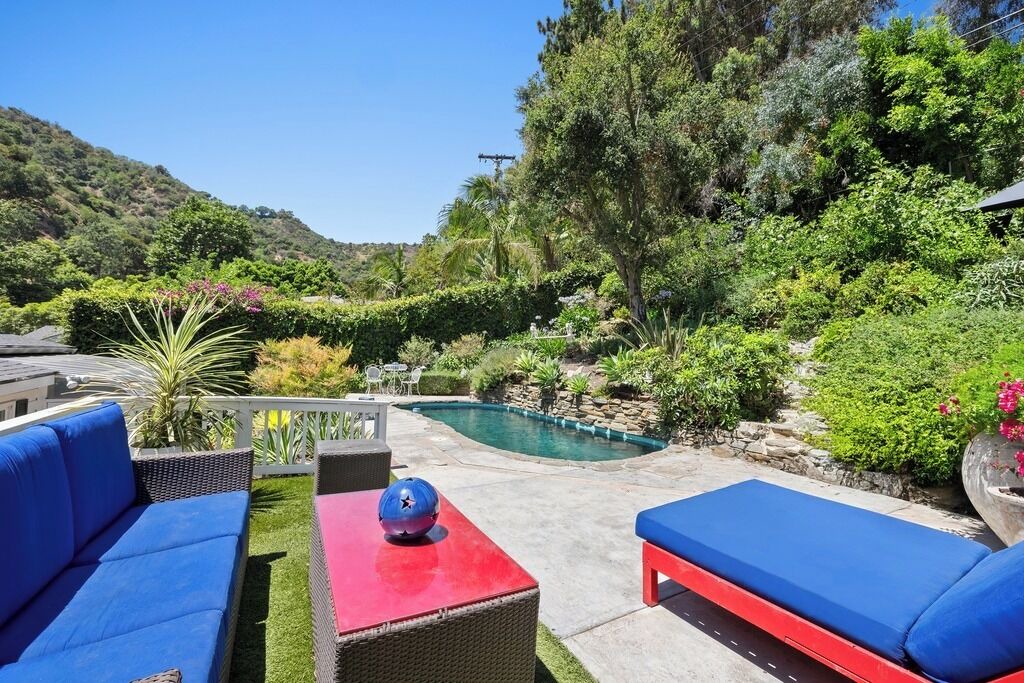 Photo of Patio Balcony in Beverly Glen