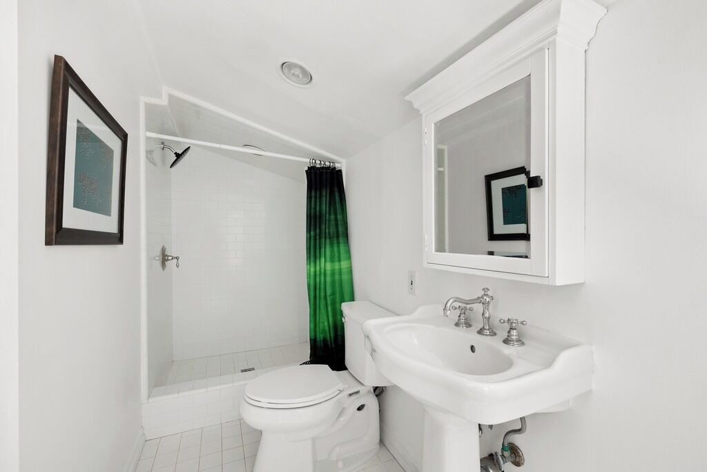 Photo of Bathroom in Beverly Glen