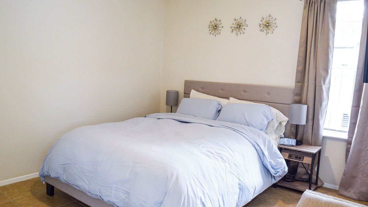 Photo of Bedroom in Franklin Park