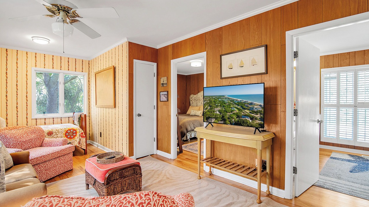 Photo of Bedroom in Debordieu Colony