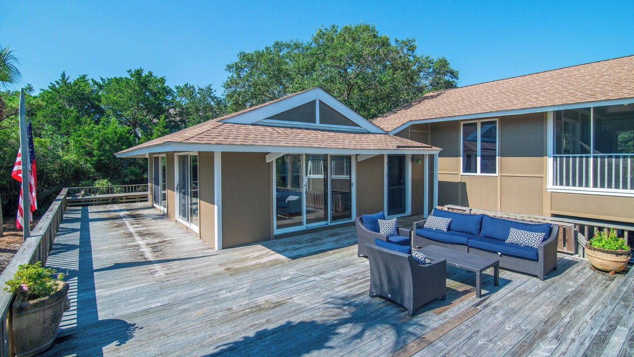 Photo of Patio Balcony in Debordieu Colony
