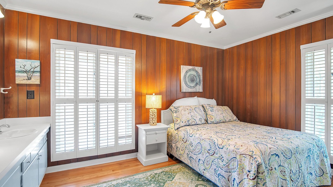 Photo of Bedroom in Debordieu Colony