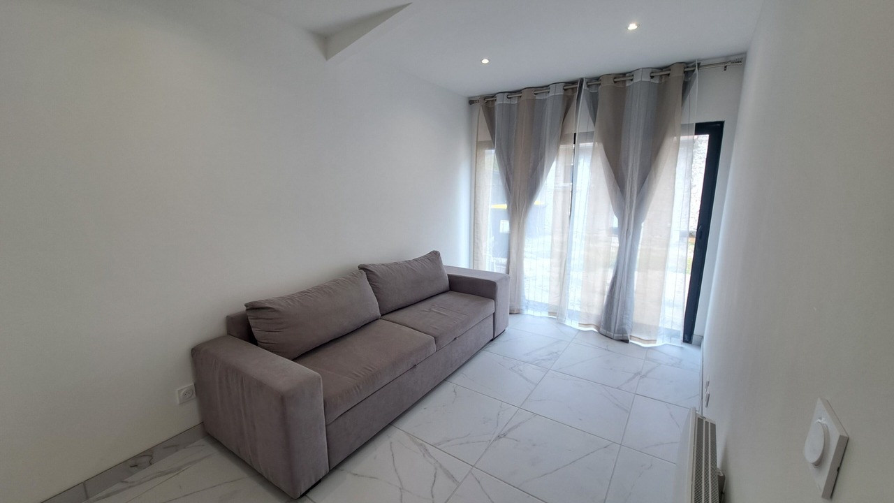 Photo of Livingroom in La Chapelle-Saint-Martin-en-Plaine