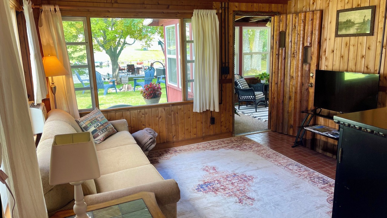 Photo of Livingroom in Central Lake