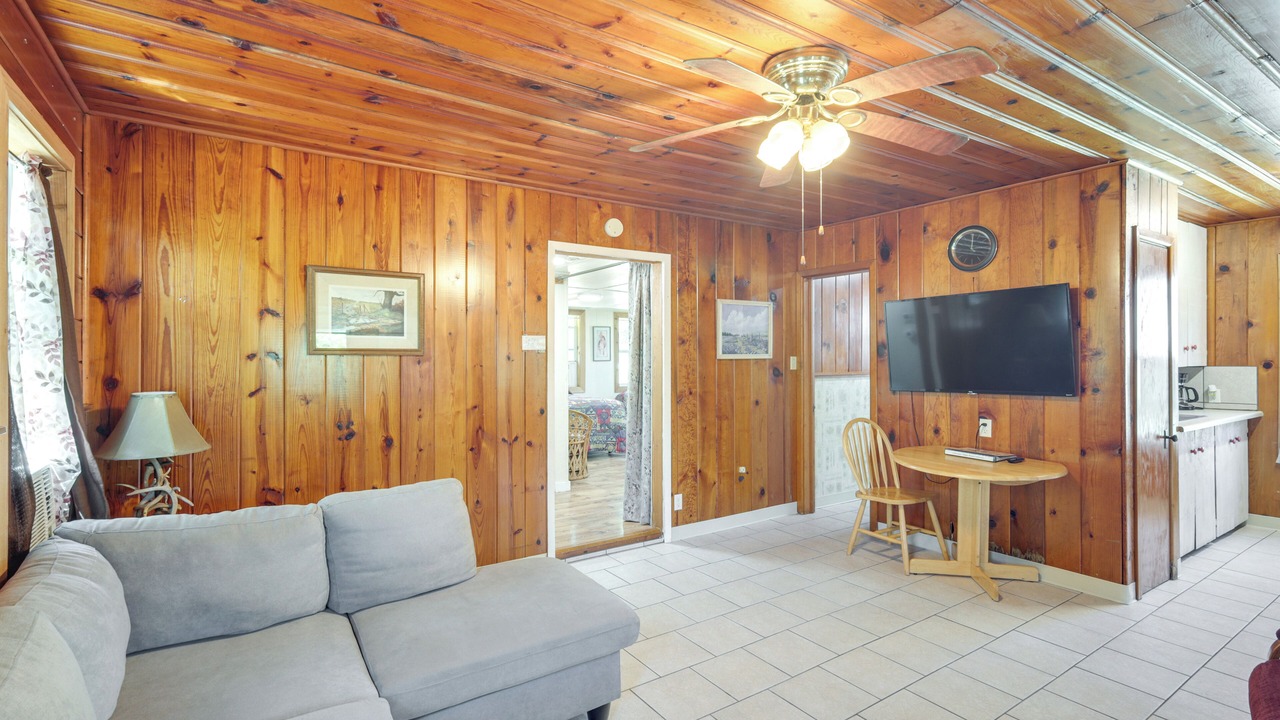 Photo of Livingroom in Whitney