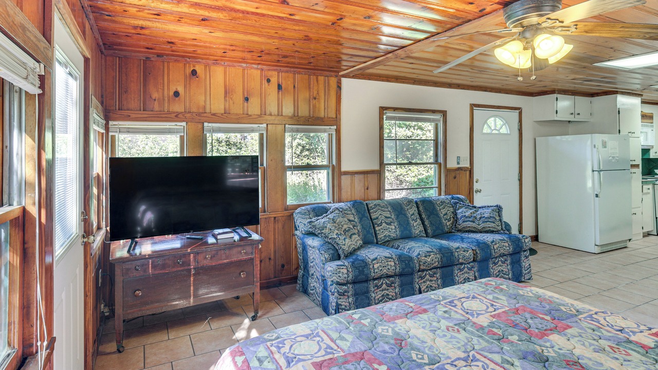 Photo of Bedroom in Whitney