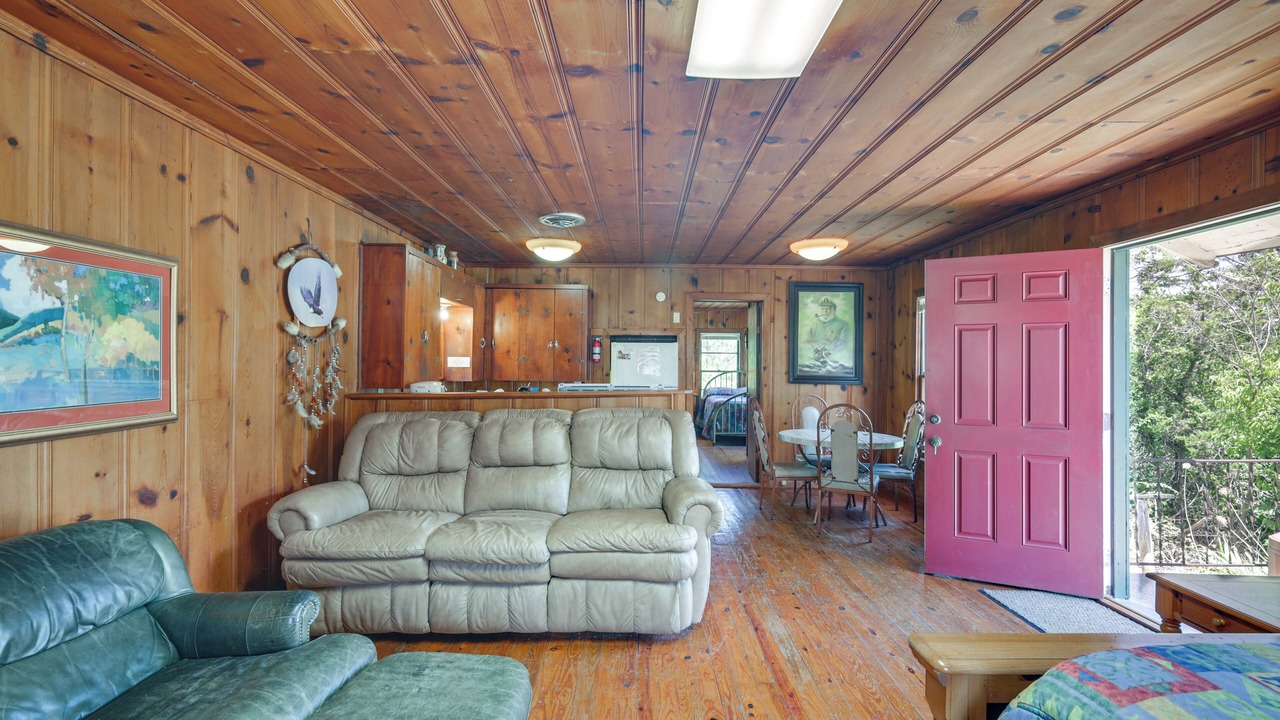 Photo of Bedroom in Whitney