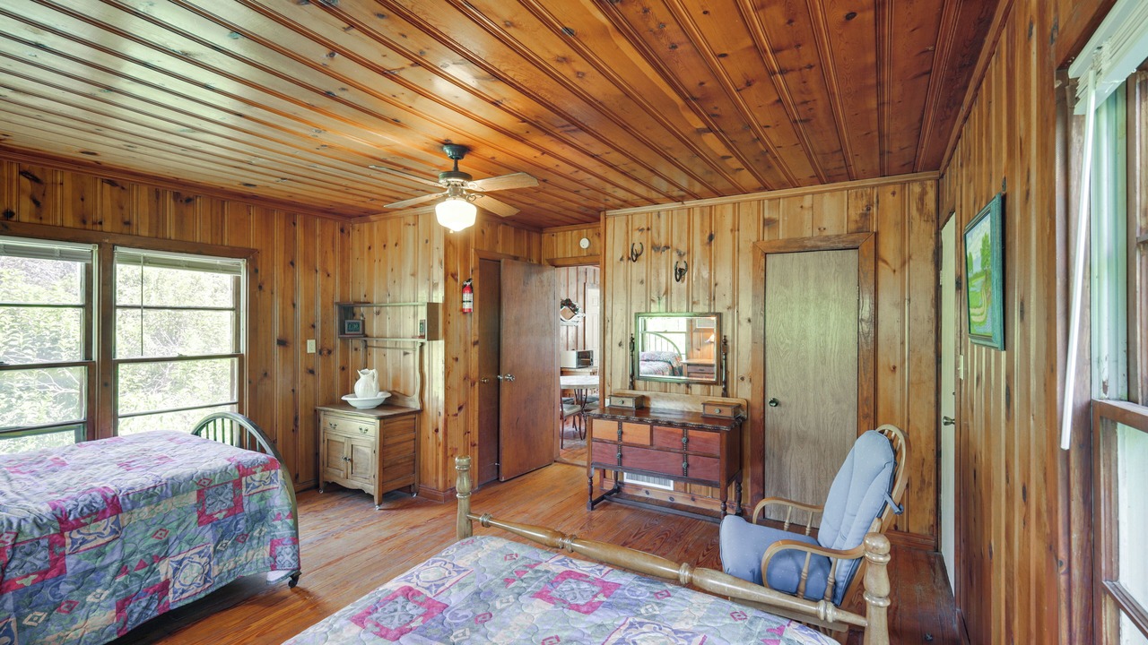 Photo of Bedroom in Whitney