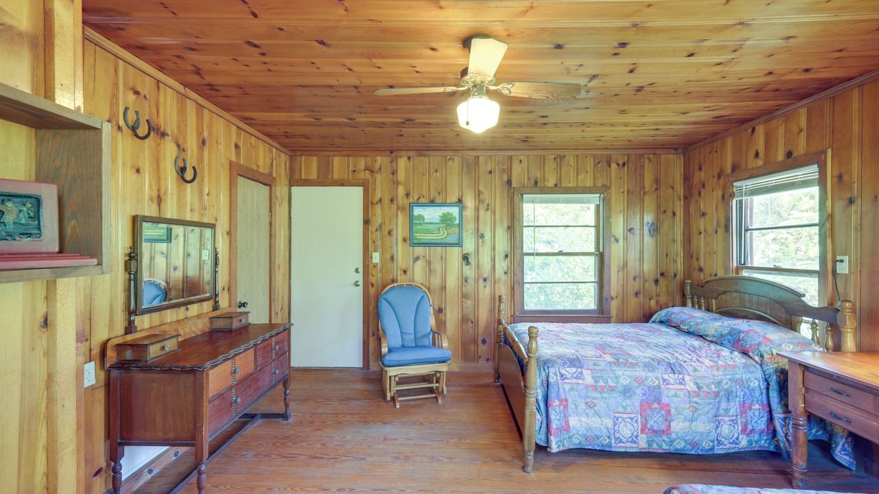 Photo of Bedroom in Whitney