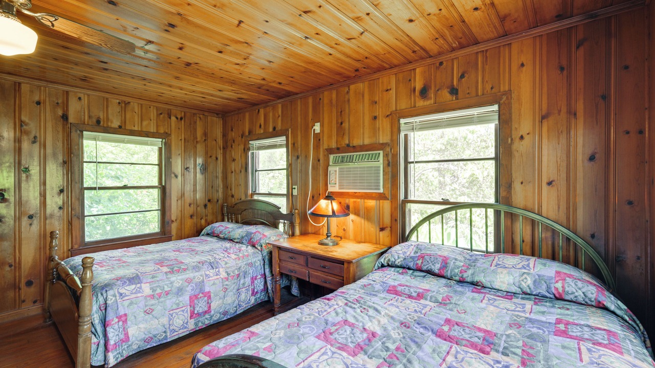 Photo of Bedroom in Whitney