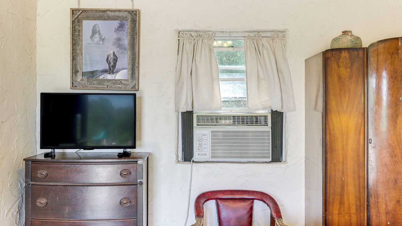 Photo of Bedroom in Whitney