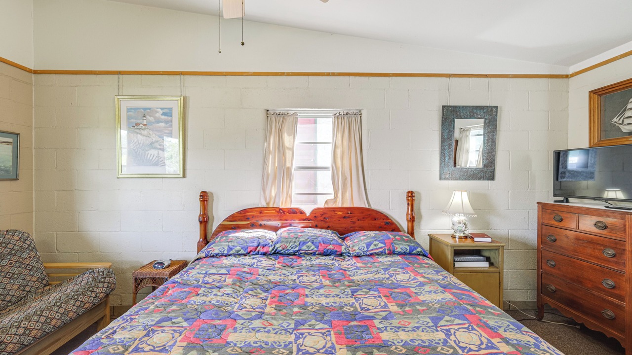 Photo of Bedroom in Whitney
