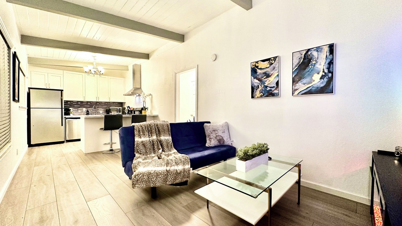 Photo of Livingroom in Broadway - Palmhaven