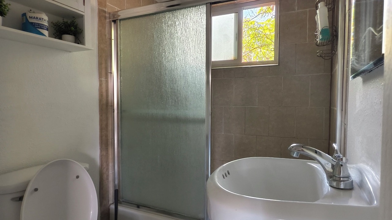 Photo of Bathroom in Broadway - Palmhaven