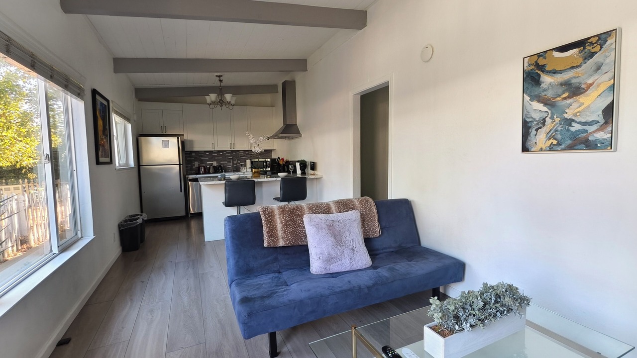 Photo of Livingroom in Broadway - Palmhaven