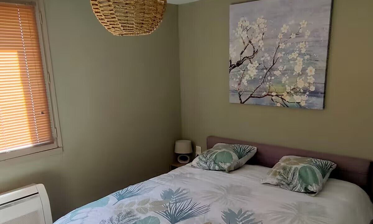 Photo of Bedroom in Gabian