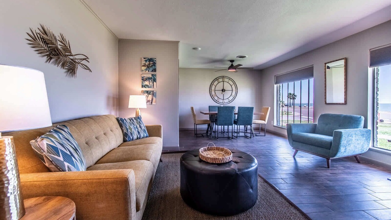 Photo of Livingroom in Bay Area