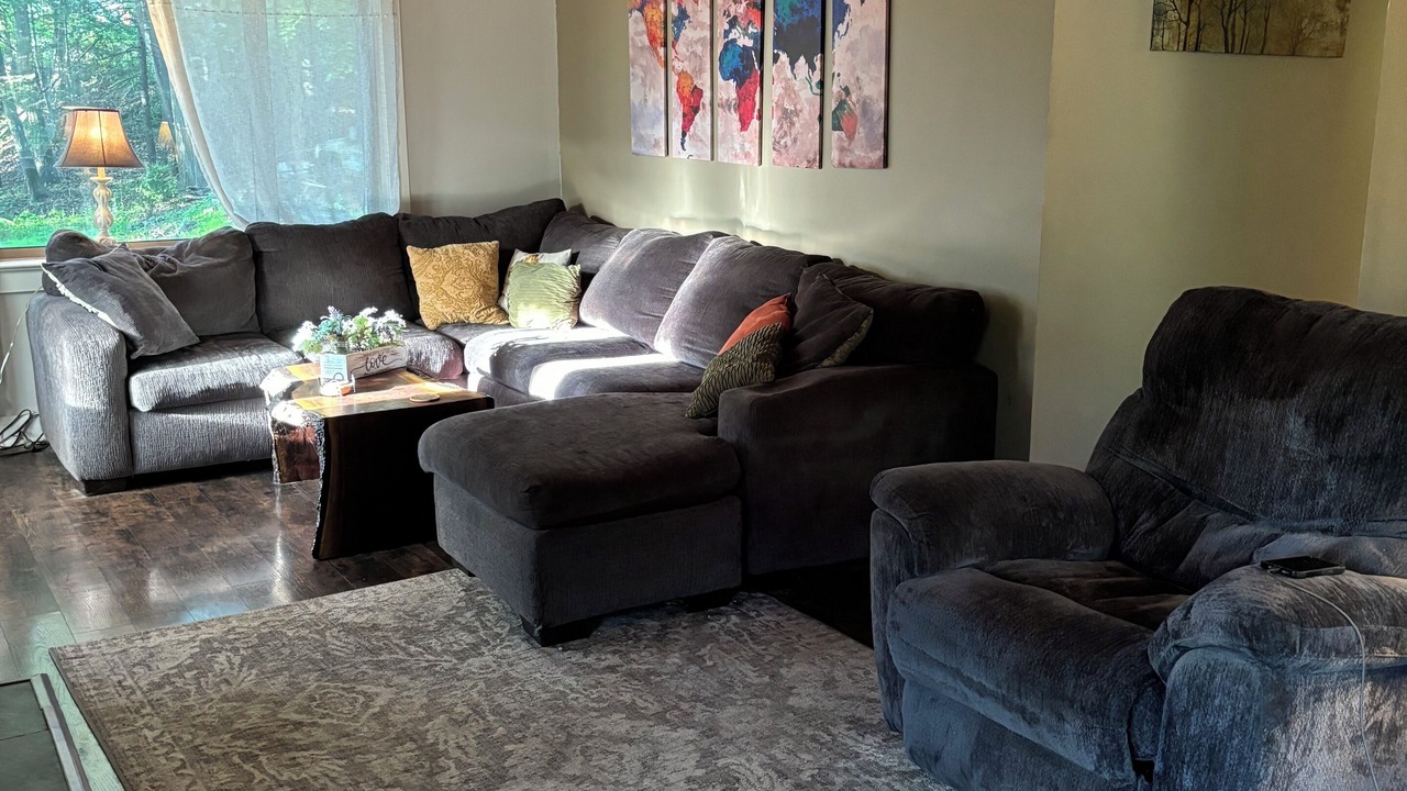Photo of Livingroom in Level Green