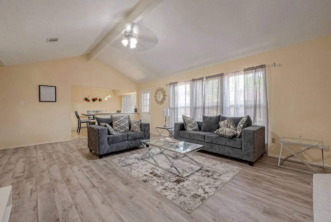 Photo of Livingroom in Barker