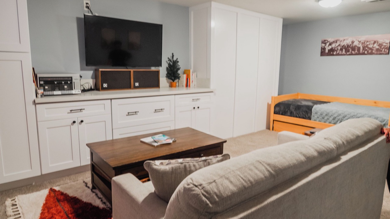 Photo of Livingroom in Midvale
