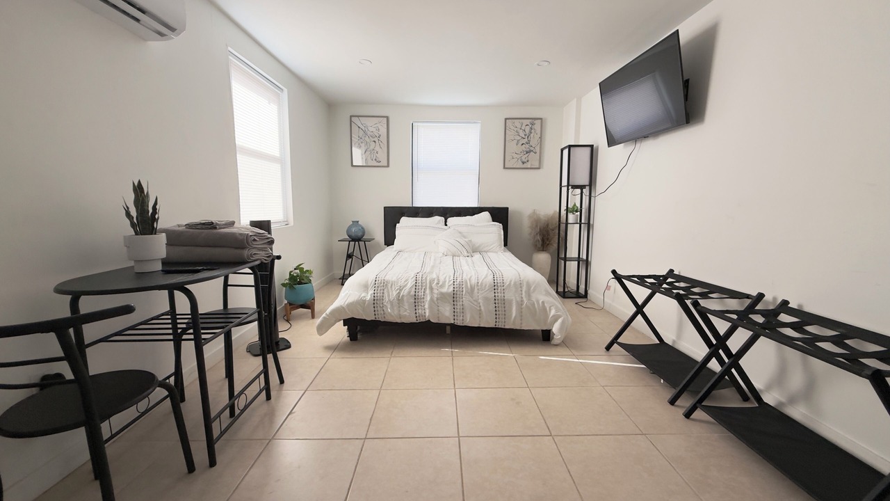 Photo of Bedroom in Wilton Manors