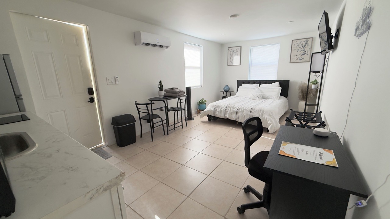 Photo of Bedroom in Wilton Manors