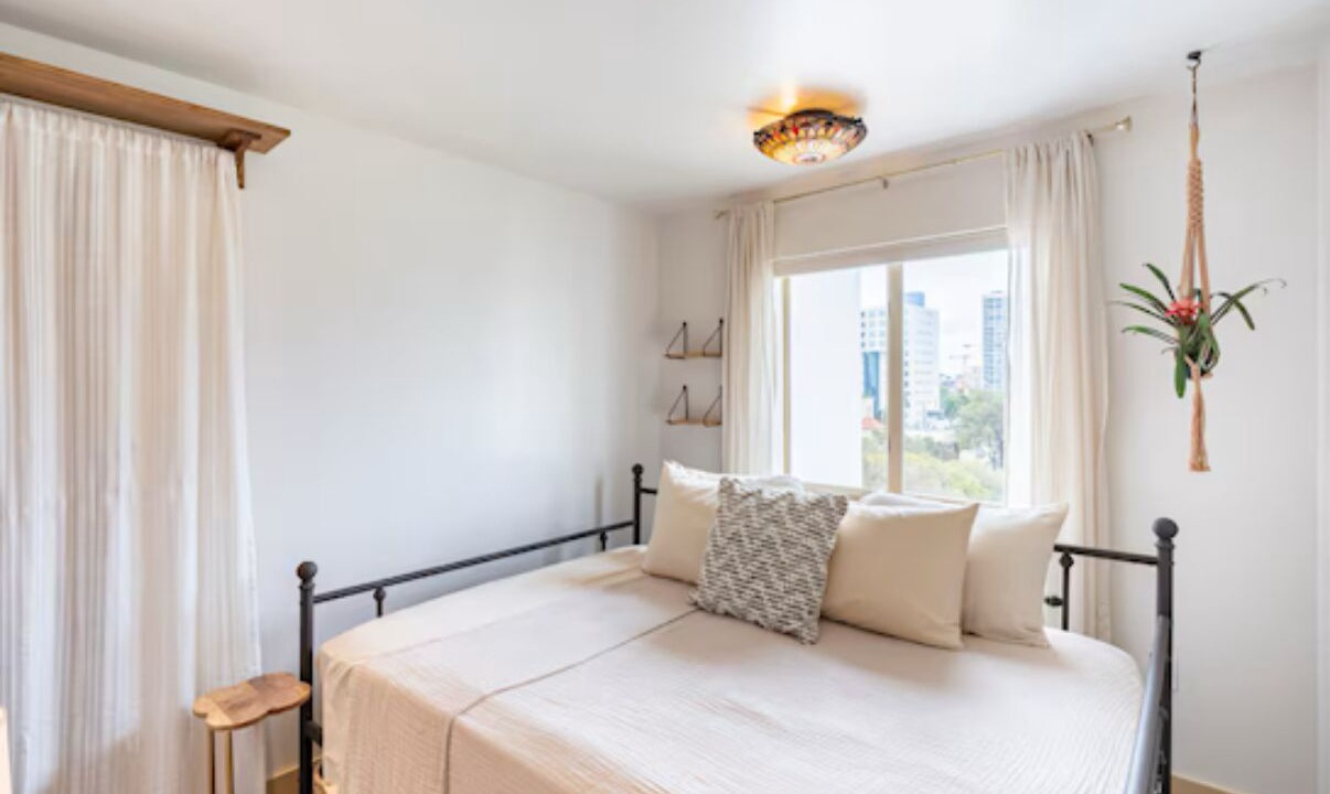 Photo of Bedroom in Midtown