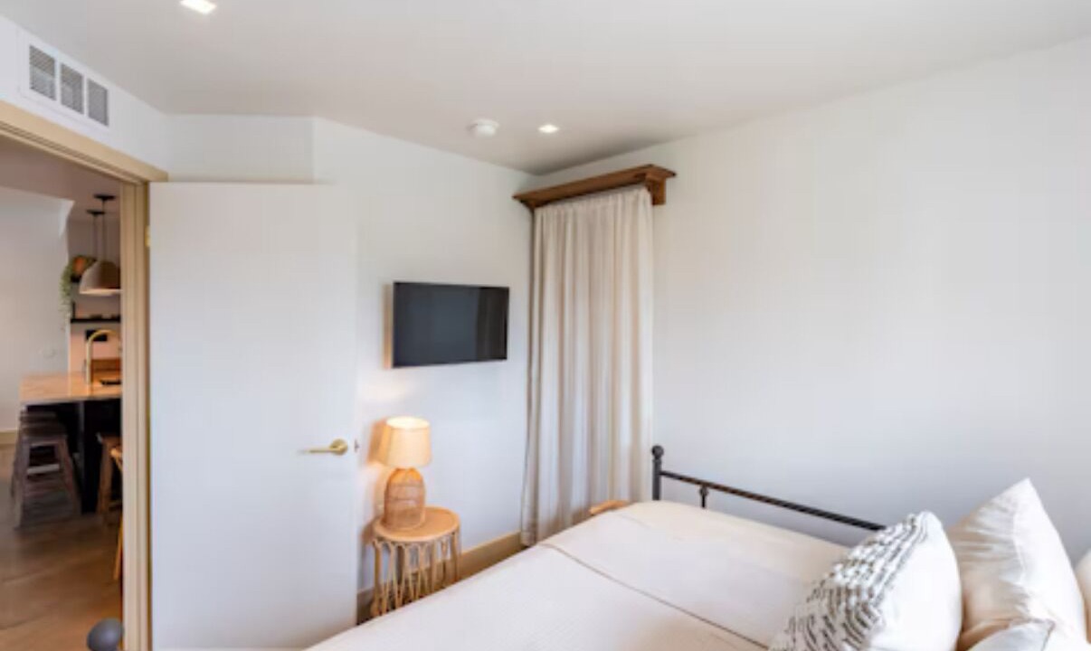 Photo of Bedroom in Midtown