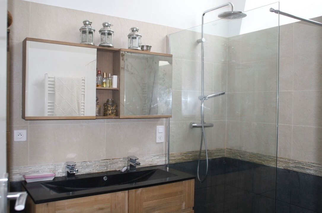 Photo of Bathroom in Montcourt-Fromonville