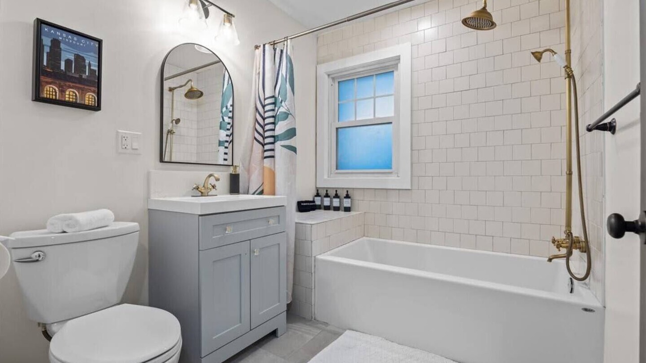 Photo of Bathroom in Hanover Place