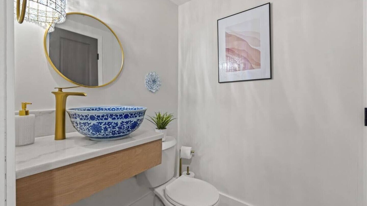 Photo of Bathroom in Hanover Place