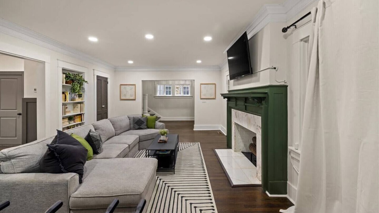 Photo of Livingroom in Hanover Place