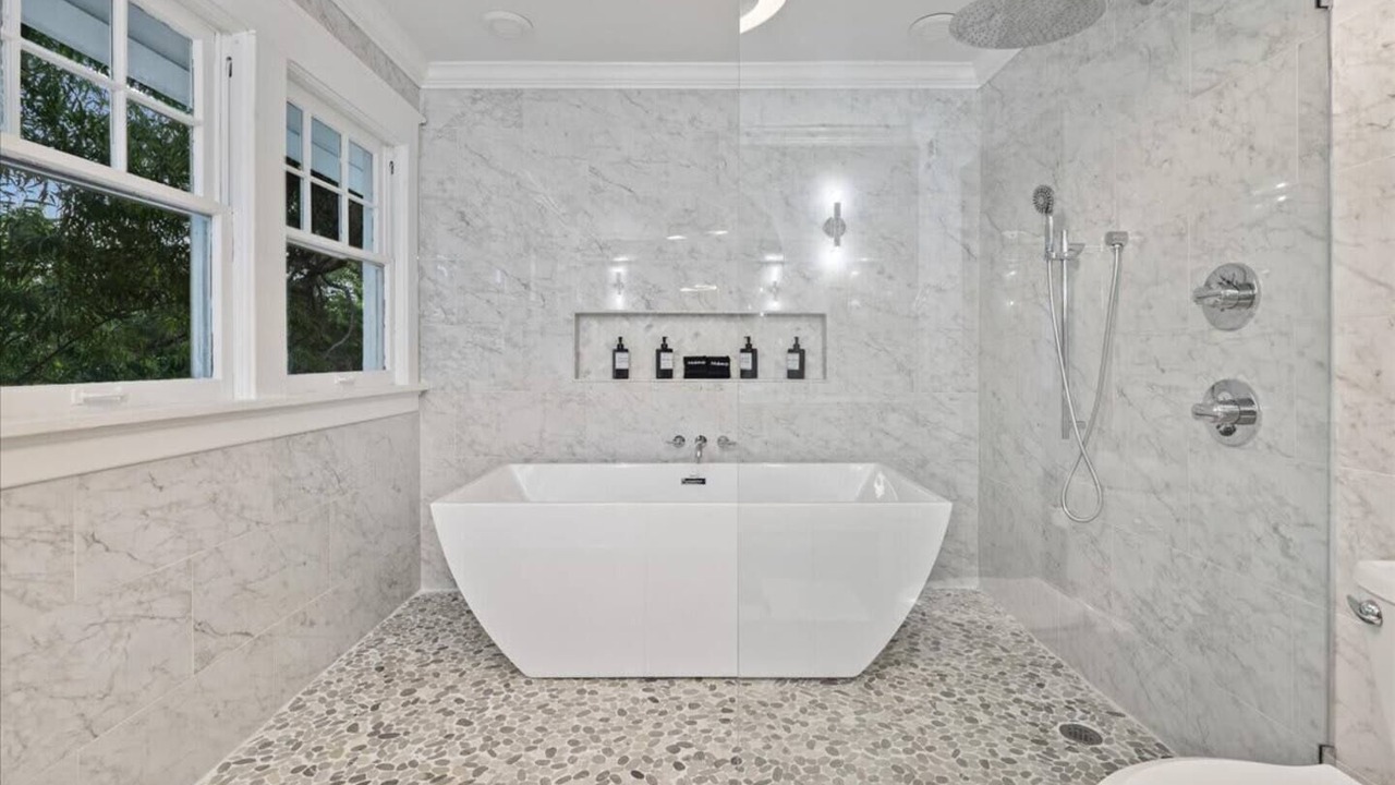 Photo of Bathroom in Hanover Place