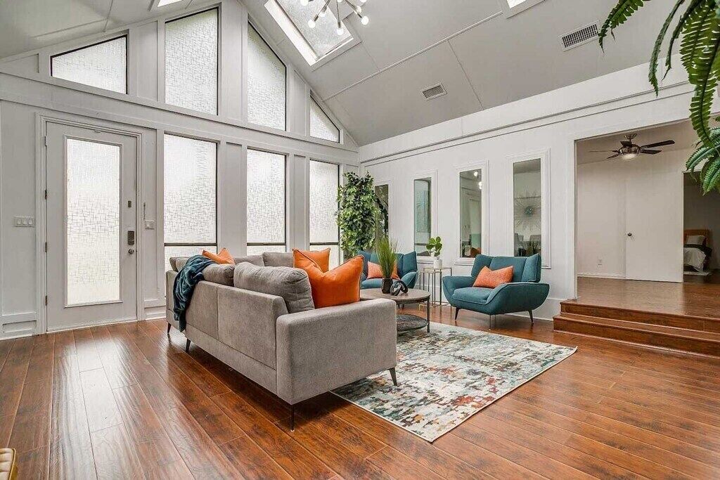 Photo of Livingroom in Grand Prairie