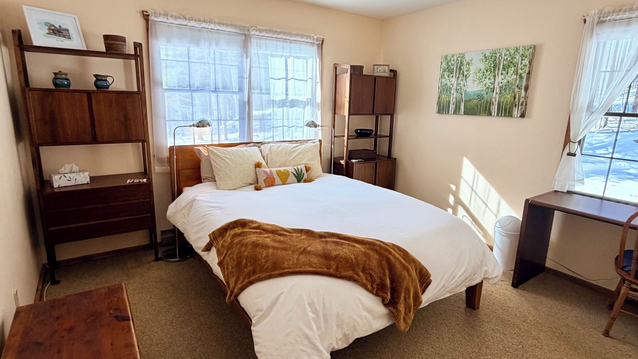 Photo of Bedroom in Maplecrest