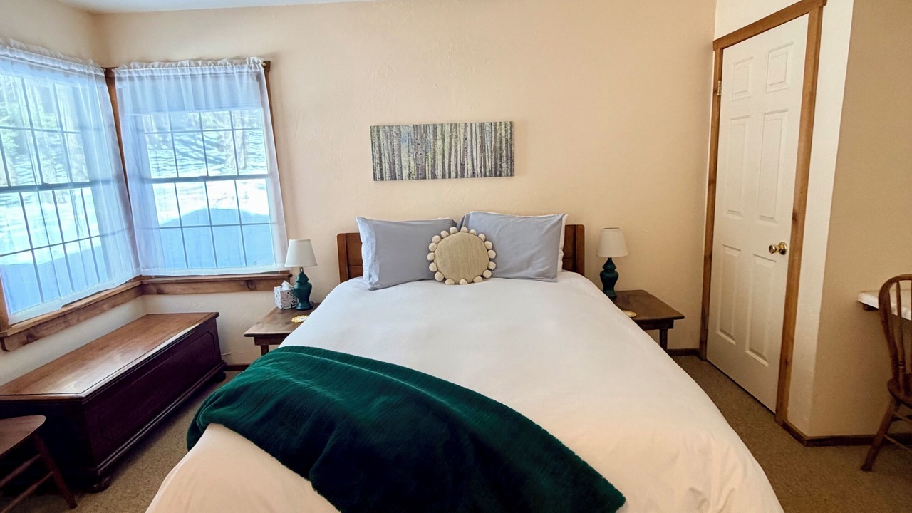 Photo of Bedroom in Maplecrest
