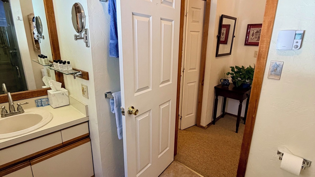 Photo of Bathroom in Maplecrest