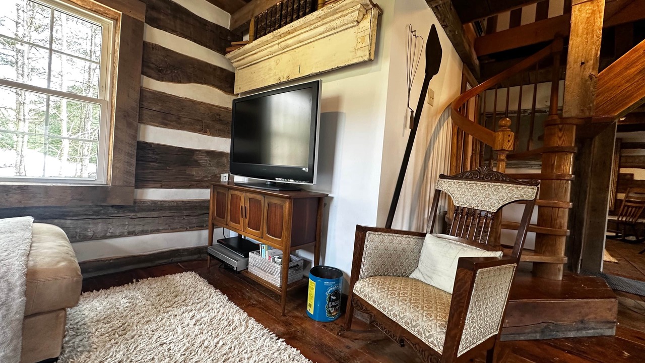 Photo of Livingroom in Williamsport