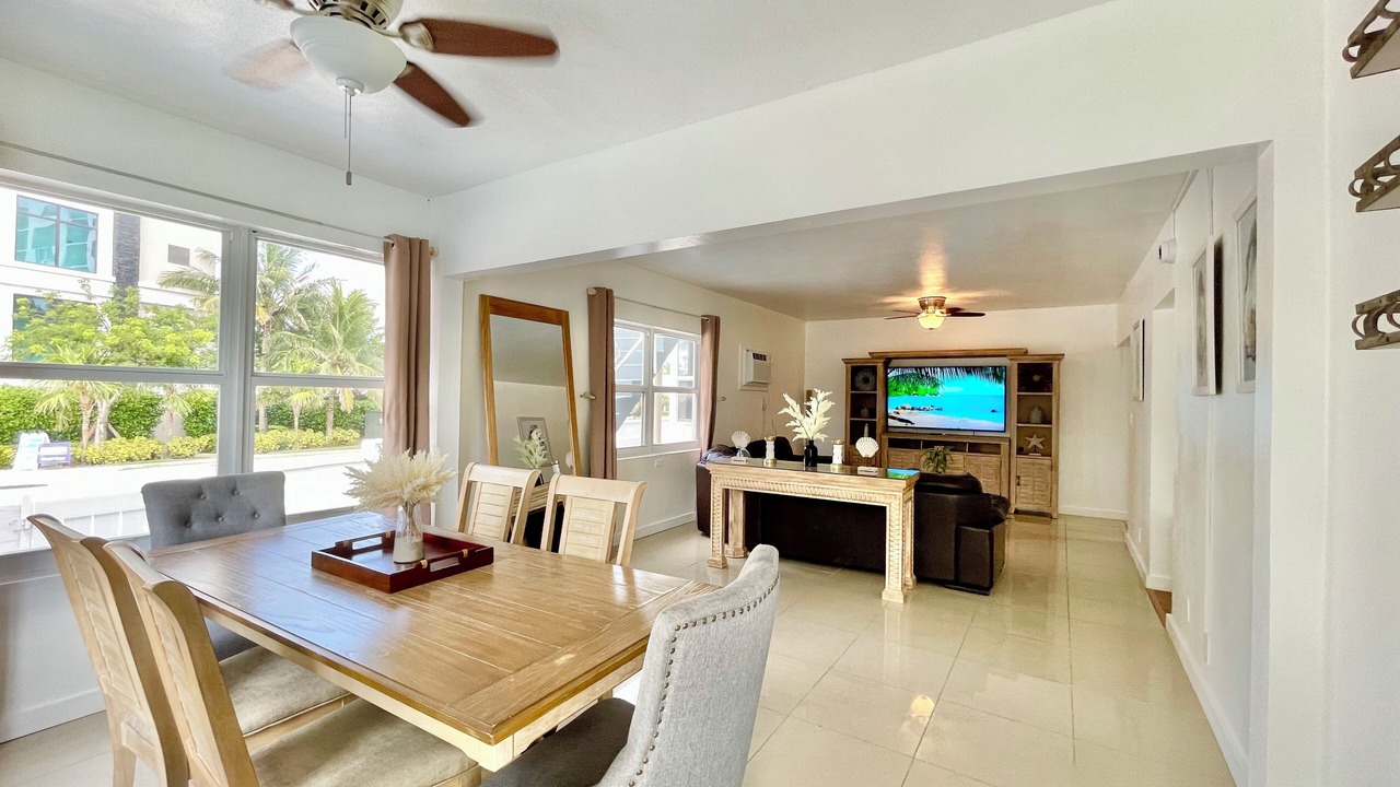 Photo of Others in Dolphin Isles
