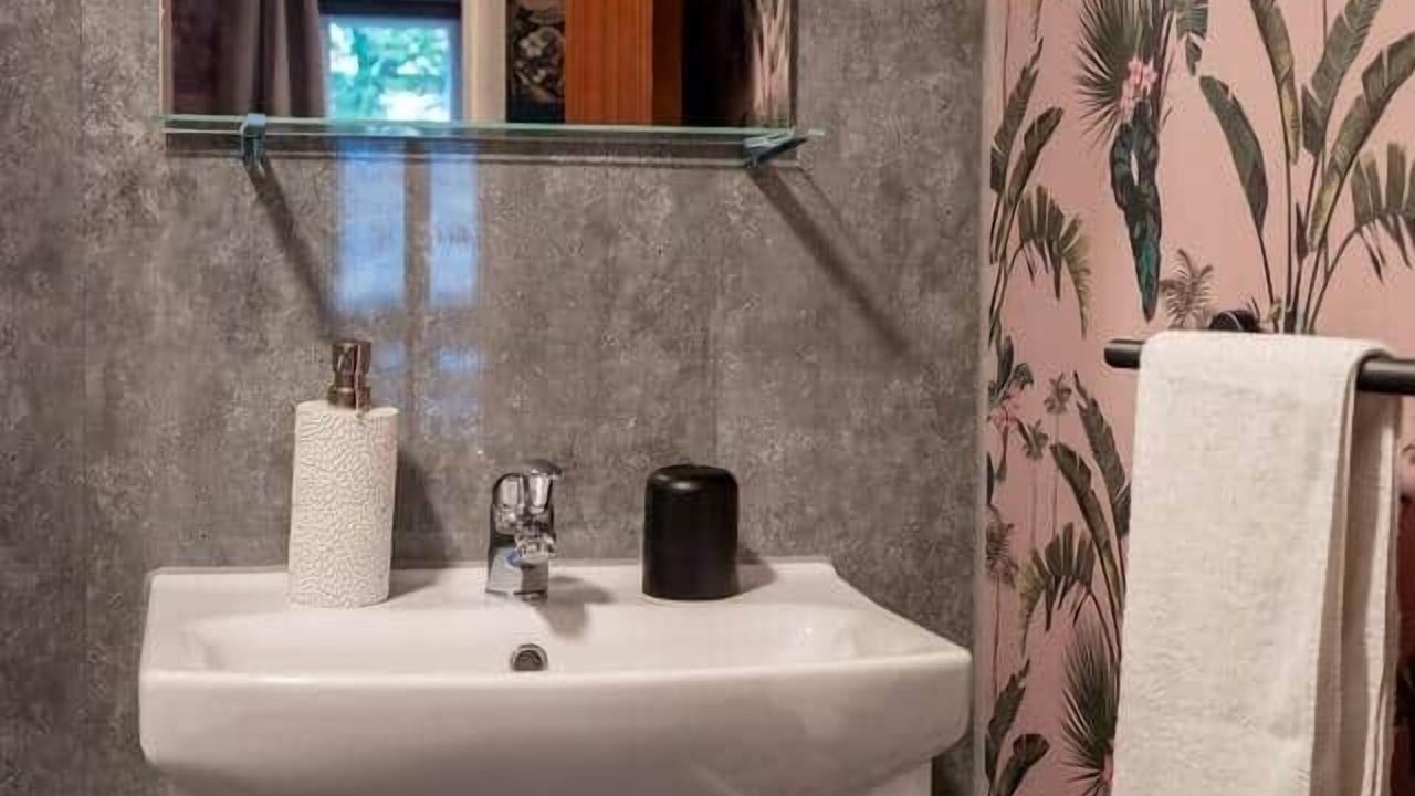 Photo of Bathroom in Finnieston