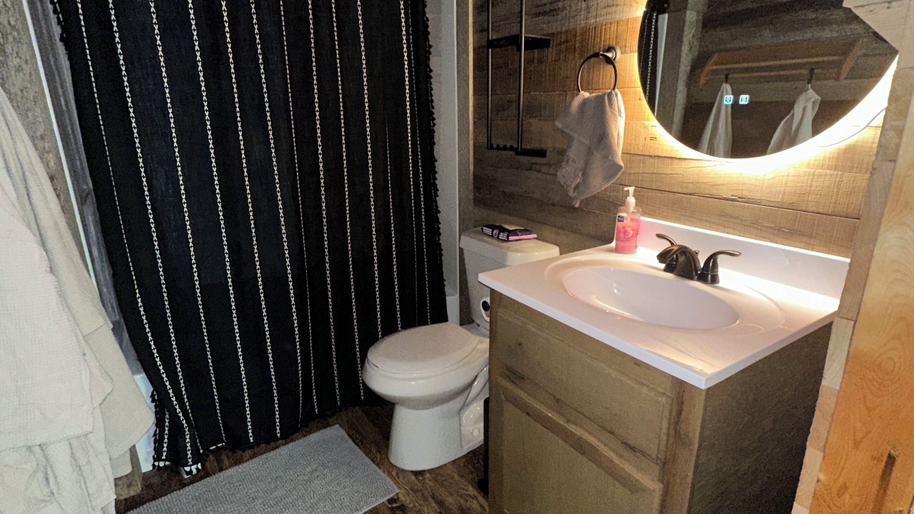 Photo of Bathroom in Mammoth Spring