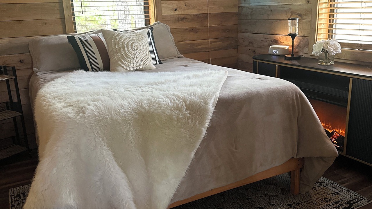Photo of Bedroom in Mammoth Spring