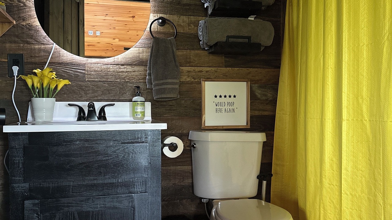Photo of Bathroom in Mammoth Spring