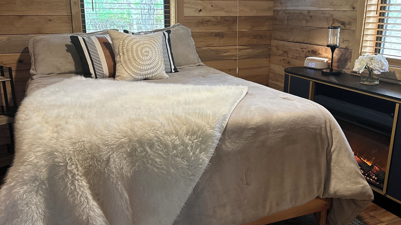 Photo of Bedroom in Mammoth Spring