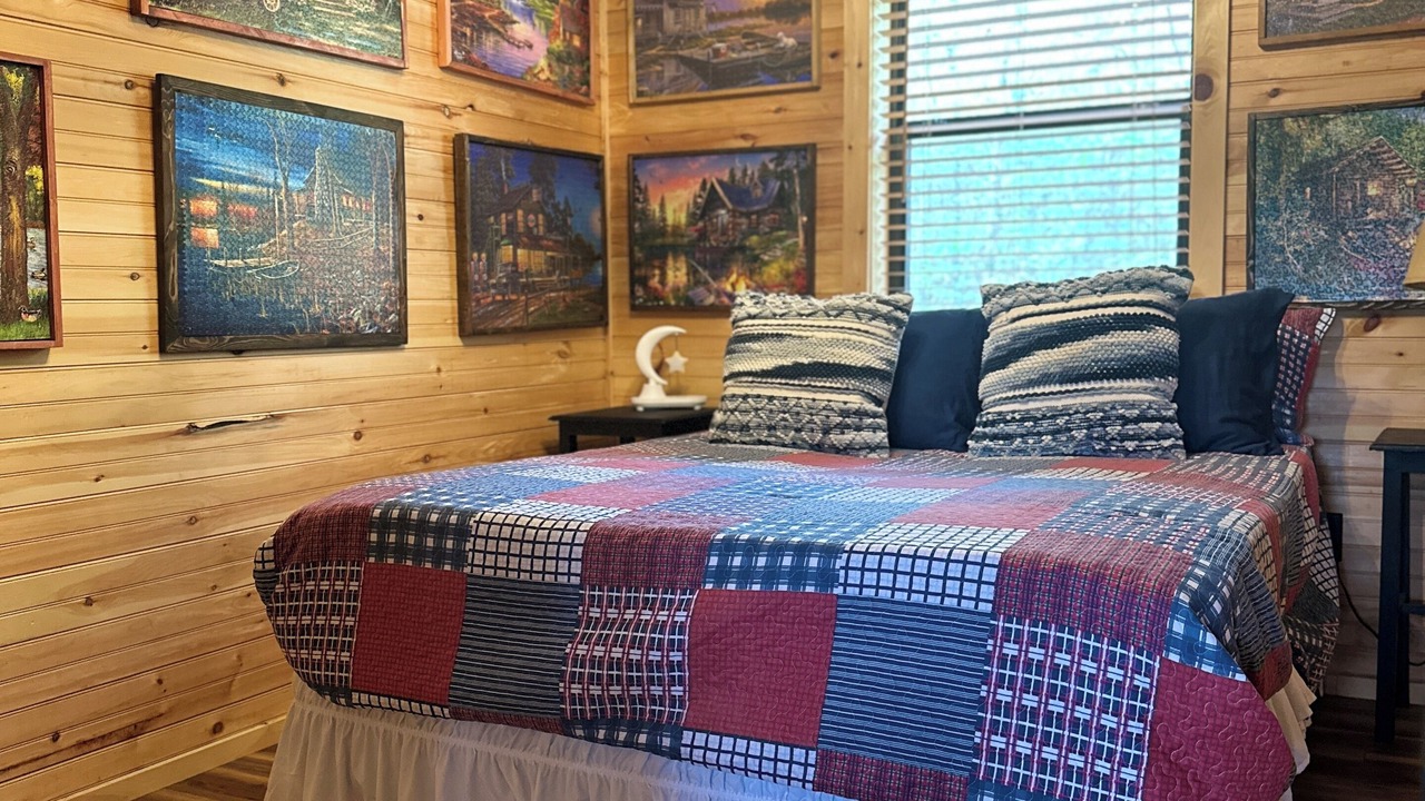 Photo of Bedroom in Mammoth Spring