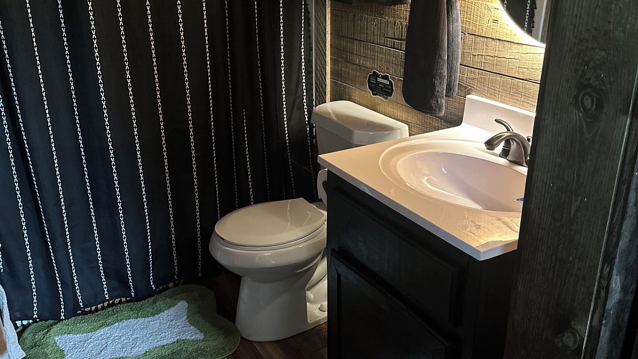 Photo of Bathroom in Mammoth Spring