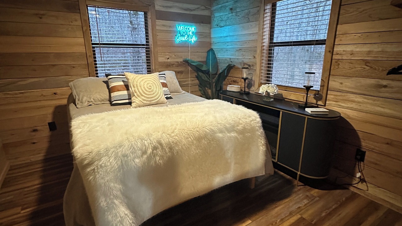 Photo of Bedroom in Mammoth Spring