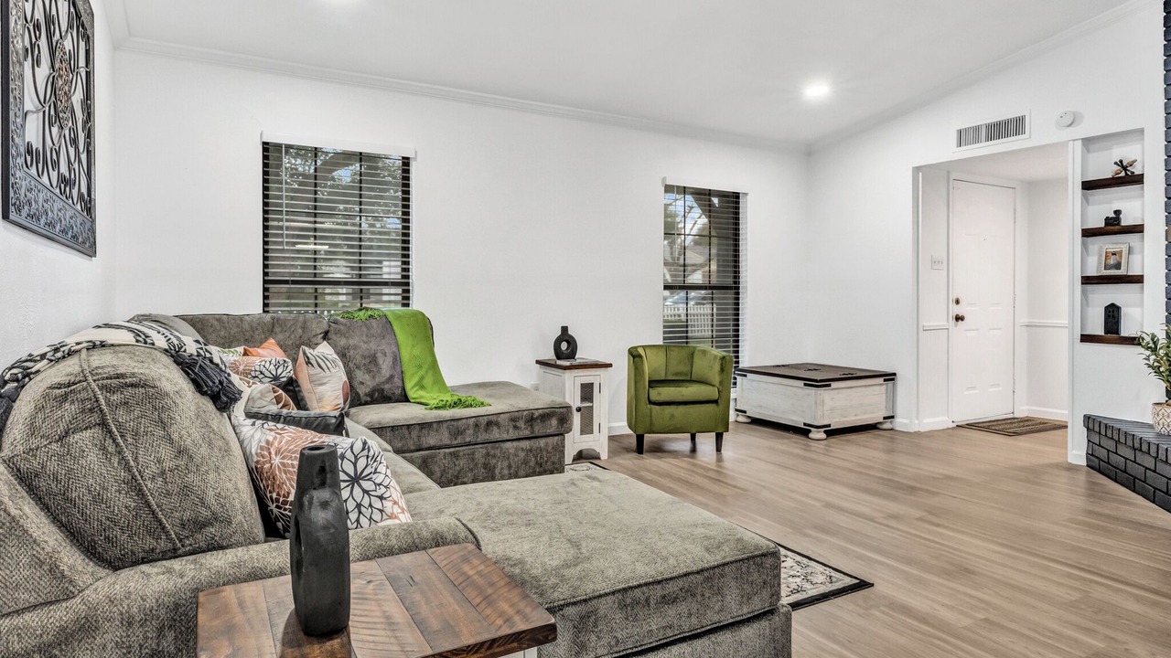 Photo of Livingroom in The Colony