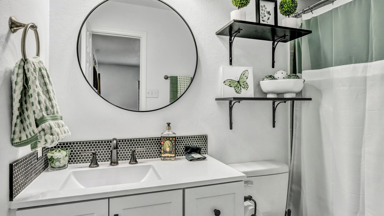 Photo of Bathroom in The Colony