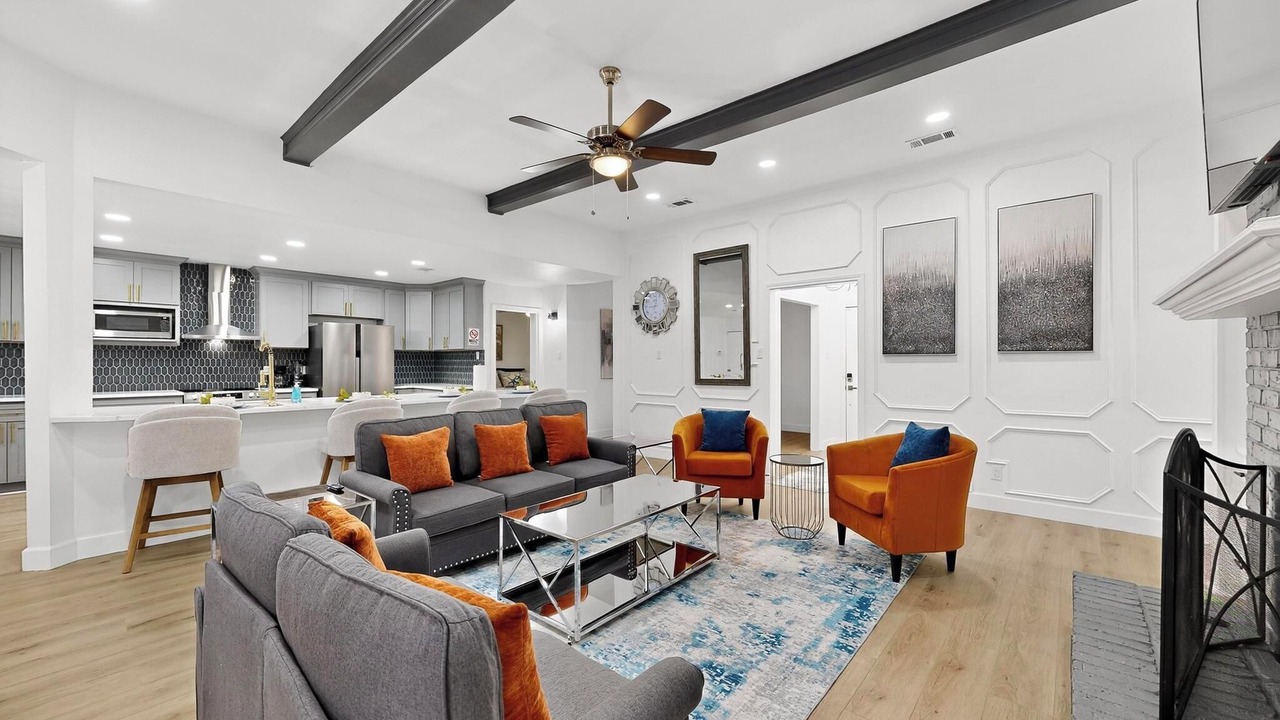 Photo of Livingroom in Southwest Carrollton